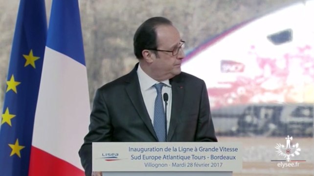 Un coup de feu accidentel pendant le discours d'Hollande fait deux blessés en Charente