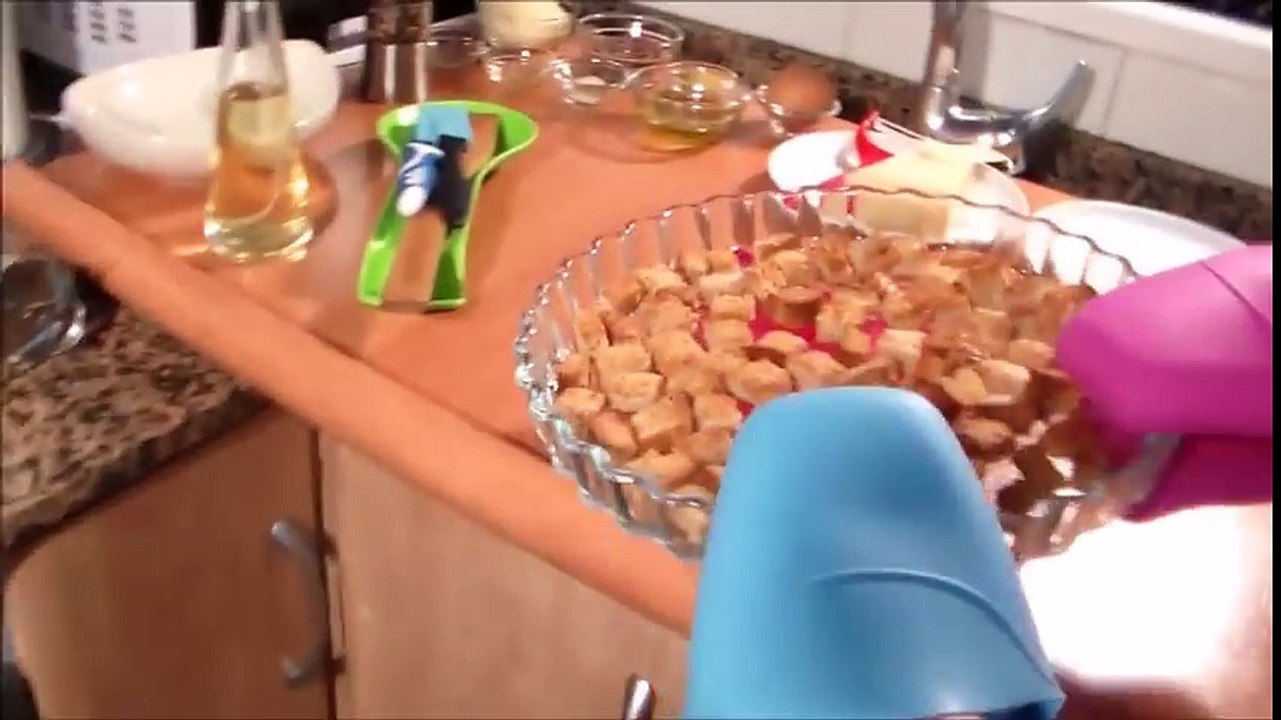 سلطة سيزر بالدجاج مع صلصتها / سلطة القيصر