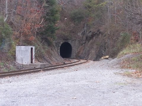 Train Squeezes Through Insanely Claustrophobic Tunnel