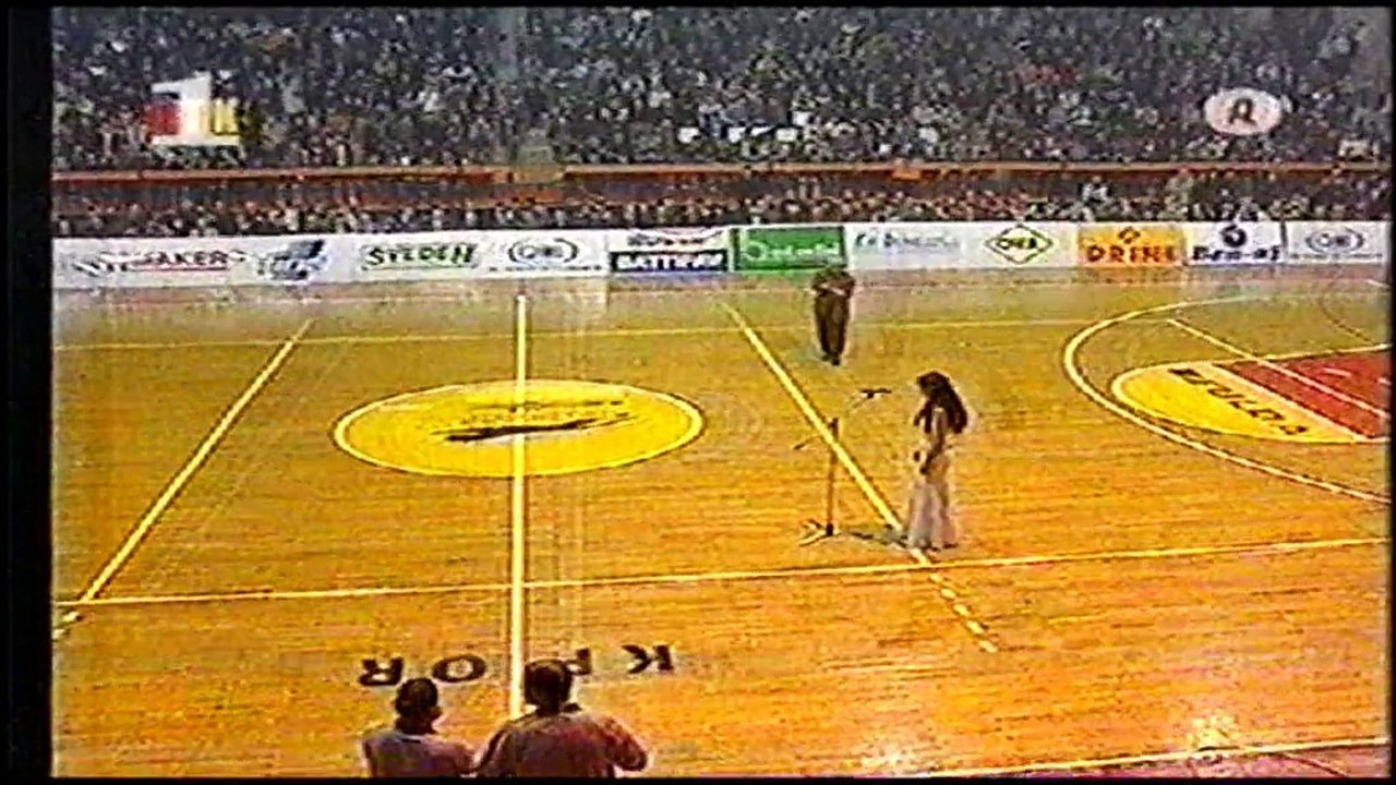 ADELINA ISMAILI - Live ne Stadium PRIZREN