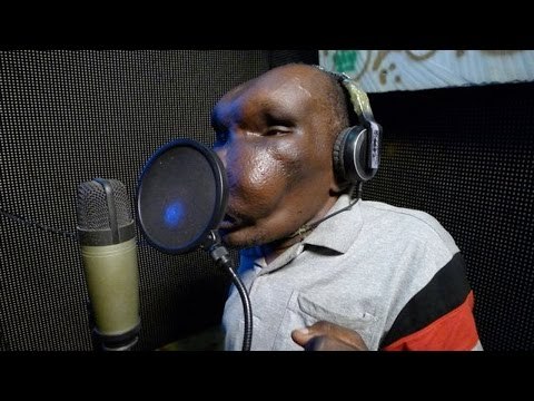 Chuyện khó tin - Người đàn ông ngoài hành tinh trở thành ngôi sao ca nhạc