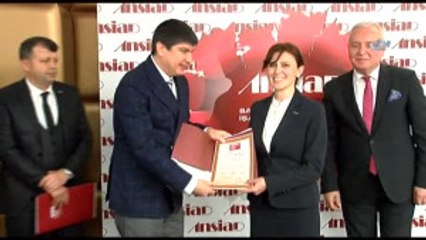 Konyaaltı Sahili'ni Büyükşehir Yapacak