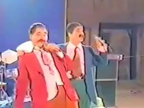 Армянские парни поют российские песни без акцента и с приплясом ))))