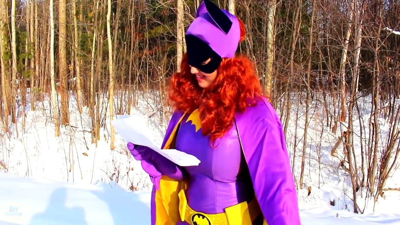 Человек-паук и замороженные elsa против Малефисента! Вт/ розовый Человек-паук, шутки Джокера и Русалка! Смешные Су