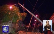 Un poste de energía eléctrica a punto de colapsar en Guayaquil