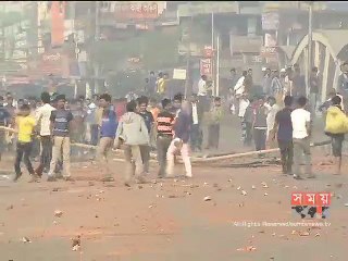 রাজধানীতে র‍্যাব-পুলিশের সঙ্গে পরিবহন শ্রমিকদের সংঘর্ষ
