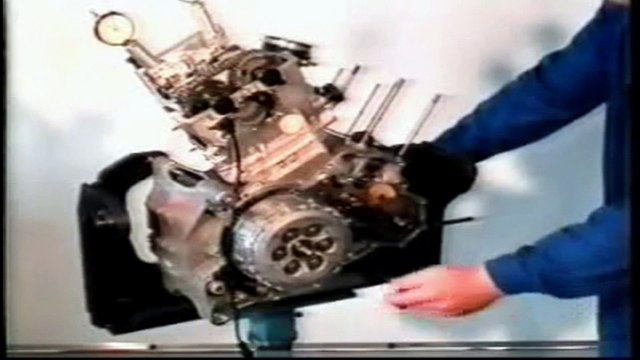 4 sur 6 Aprilia rsv 1000 r de 2004 à 2008 v60 engine montage démontage entretien A à Z explication code référence schéma