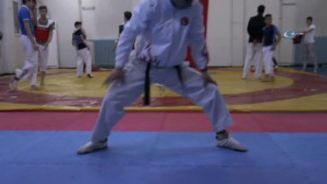 Annesi Ölümle O Rakipleriyle Savaştı 2 Altın Madalya Kazandı