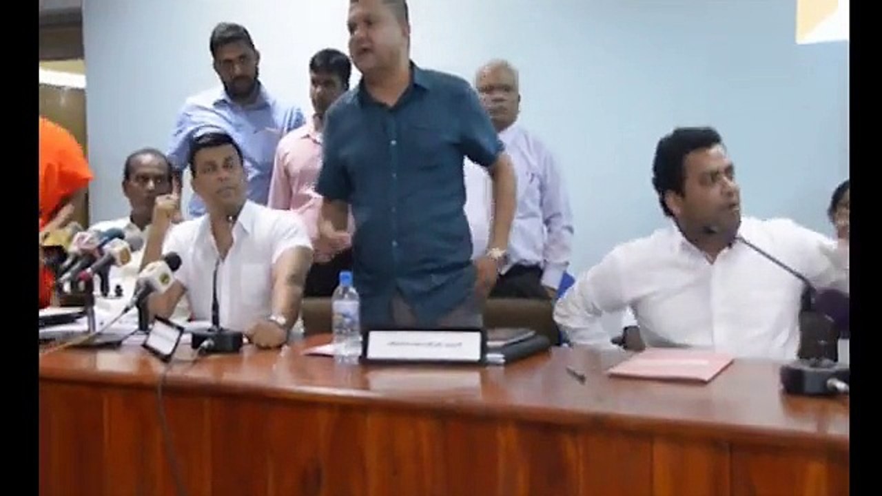 මහින්දගේ පස් හොරාගේ කූජීත වික්‍රමය..සම්පූර්ණ විඩියෝව මෙන්න