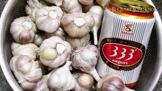 Pour the beer into the garlic for 10 days already spent eating