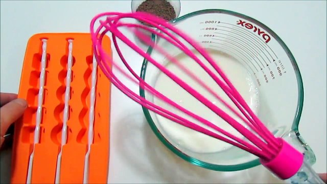 Как сделать поддоны шоколадное мороженое и молоко Десерт легко и весело