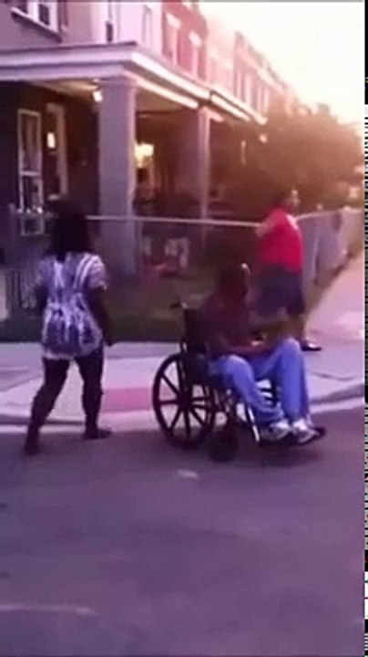 POLICE ENDS RATCHET FIGHT, PINS DOWN ONE OF THEM FACE DOWN & ASS UP!
