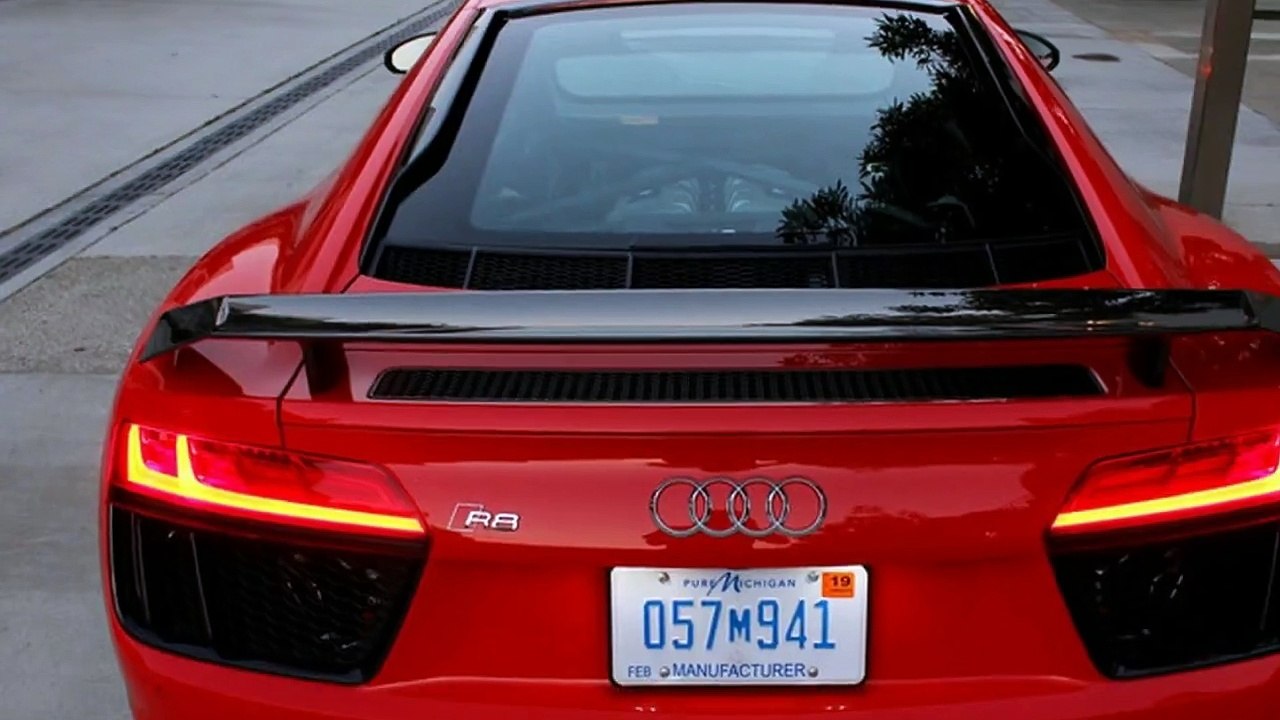 HOT NEWS 2017 AUDI R8 V10 PLUS PERFORMANCE REVIEW