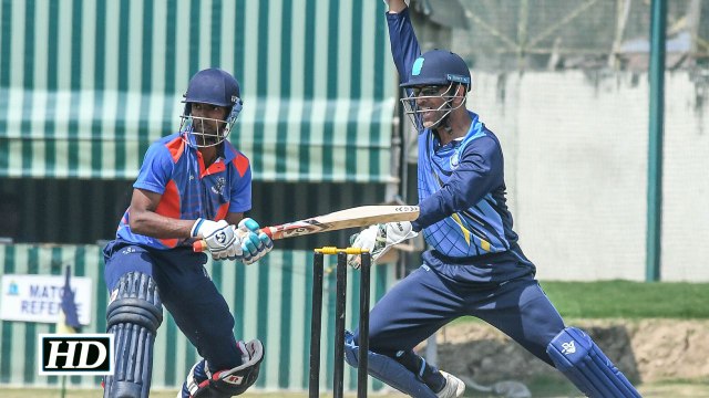 Dhoni plays for Jharkhand at Vijay Hazare Trophy