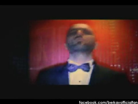 Lolitam benim sana doğum günü hedıyem olsun bu sarkı, hani cok sevdiğin berkay dan ıyı kı dogdun Lolitam. Biz senınle hiç yaşlanmıcaz