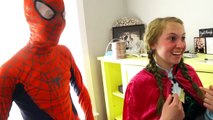 Frozen Elsa Loses Her Dress! Spiderman and Disney Princess Frozen Anna w/ Mary Poppins in