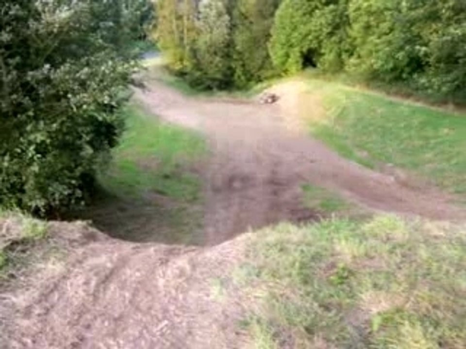 Seb sur la nouvelle bosse en quad