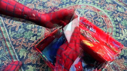 Hulk Becomes Joker Hulk? w/ Spiderman, Frozen Elsa, Lady Hulk, Pink Spidergirl & Candy :)