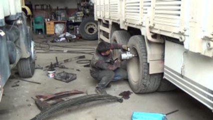 Sanayideki Usta ve Çıraklar Kur'an Öğreniyor