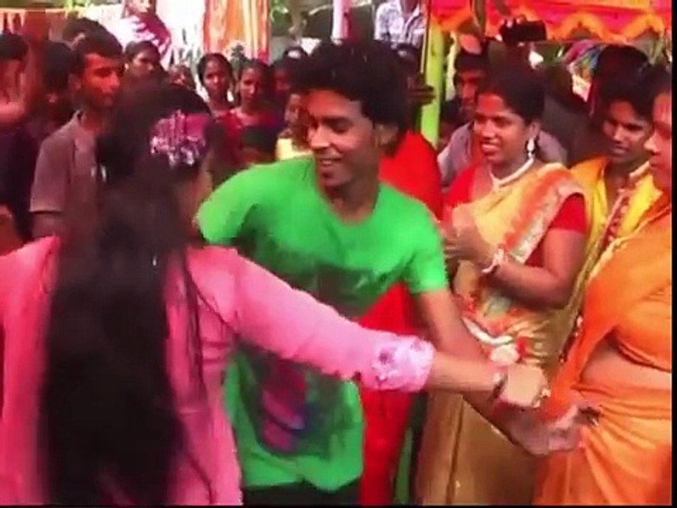 বিয়ে বাড়ীতে সবার সামনে অস্লিশ নাচ ।পুরা ভিডিও ন...