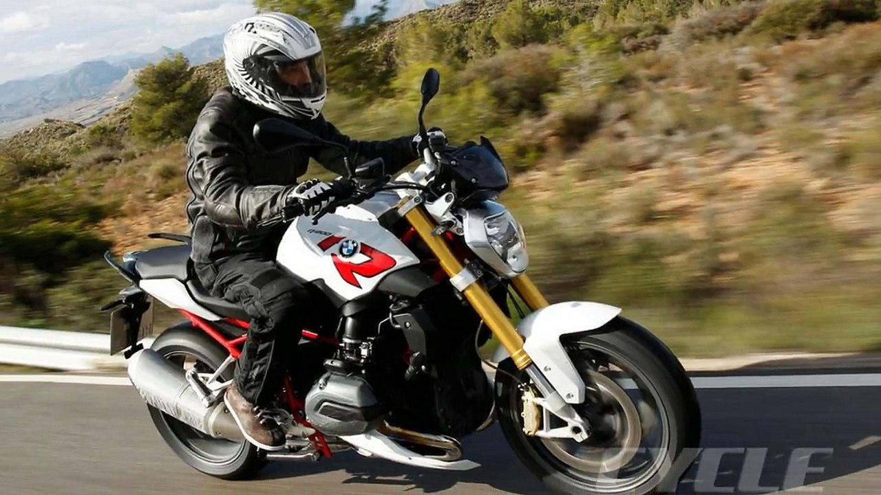 WATCH BMW R1200R PERFORMANCE REVIEW