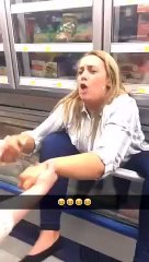 Markette Kadının Düştüğü Zor ve Komik Durum