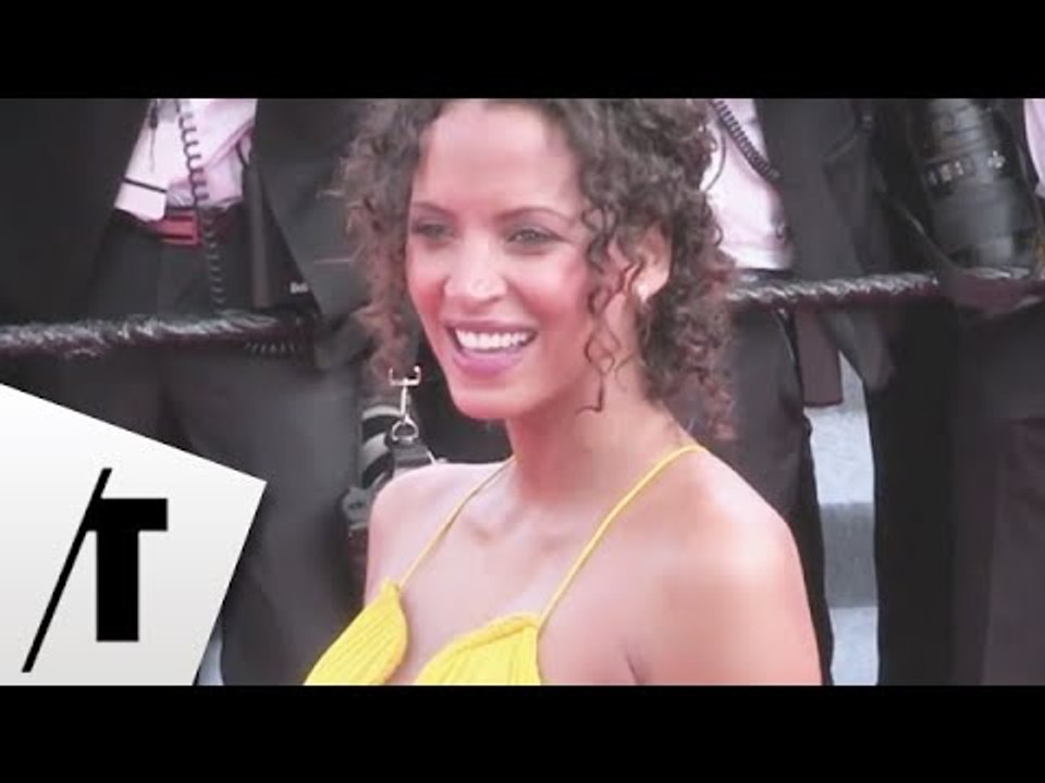 Cannes 2015 : Noémie Lenoir enceinte et sublime sur le tapis rouge