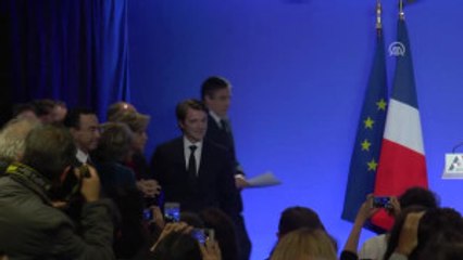 Cumhurbaşkanı Adayı Fillon Seçim Kampanyasına Devam Kararı Aldı