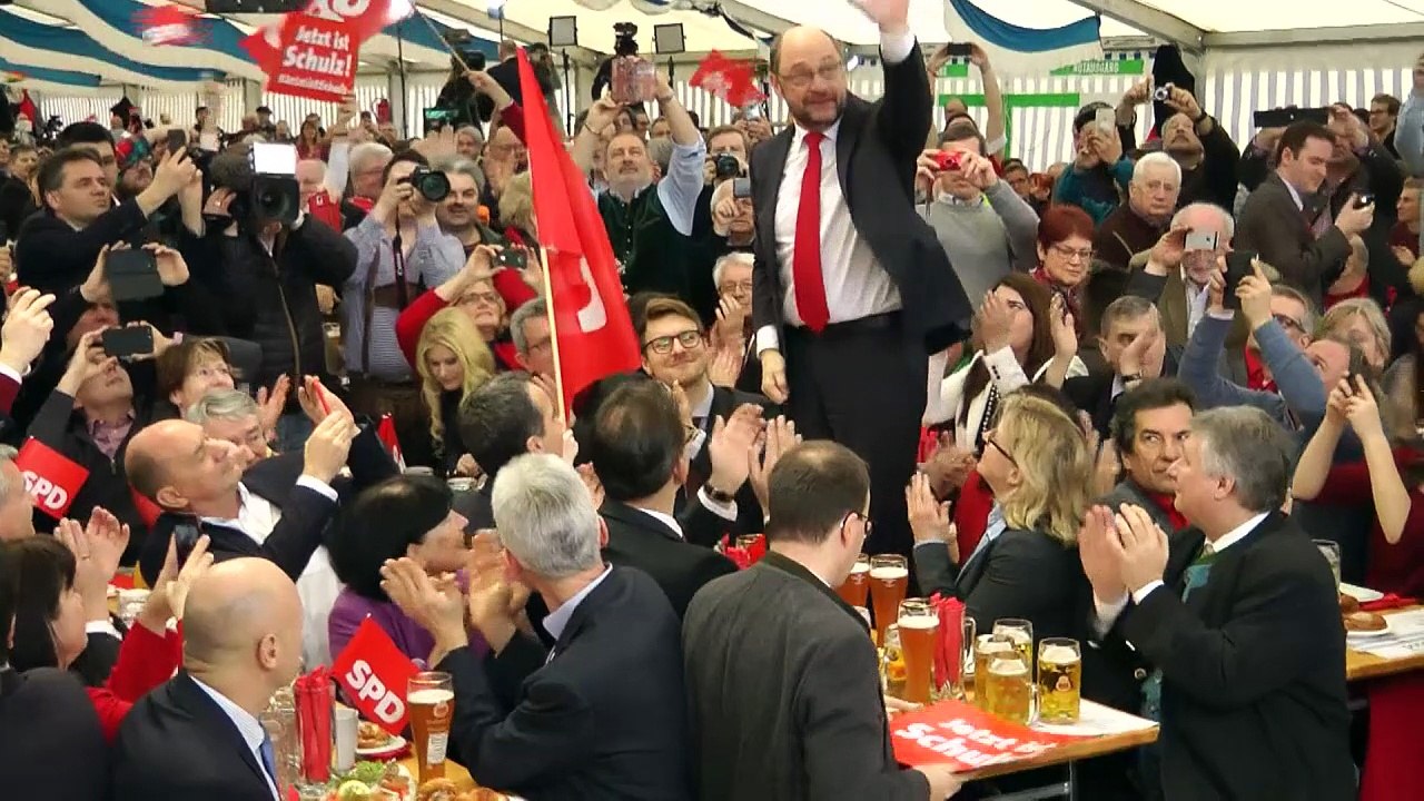 Schulz schürt Aufbruchstimmung im Festzelt