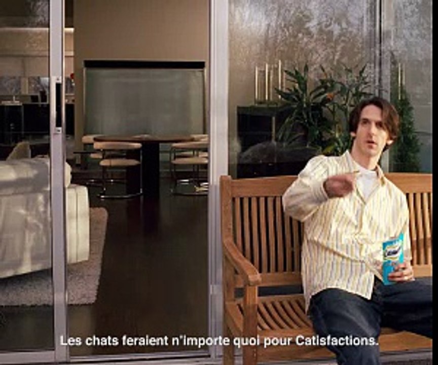 Un pick-up fait un vol plané pendant une course-poursuite