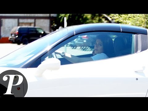 Kylie Jenner : ouf, sa Ferrari n'a rien !