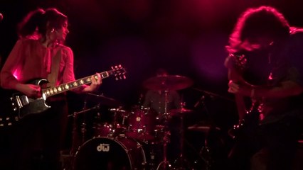 HOWLING BELLS New song