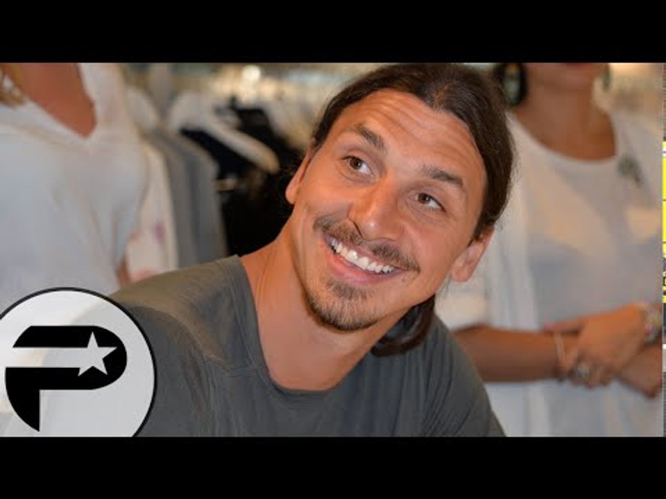 Zlatan Ibrahimovic tout sourire se met au parfum et rencontre ses fans !