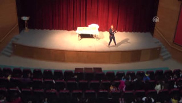 Minik Mucitler Deney Gösterisi