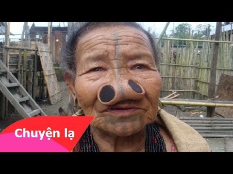 Chuyện khó tin - Rợn người vẽ đẹp phụ nữ bộ tộc mũi quỷ ở Ấn Độ