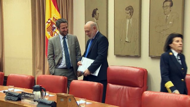 Maza rechaza 'purga' y presiones políticas