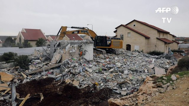 Colonos tentam impeder demolição de casas nas Cisjordânia