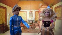 586 Barbie Ken e Elsa do Frozen no Nascimento da Filhinha da Barbie Novelinha Portugues