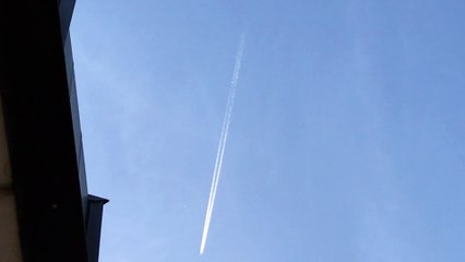 The difference between a Con trail and a Chem trail