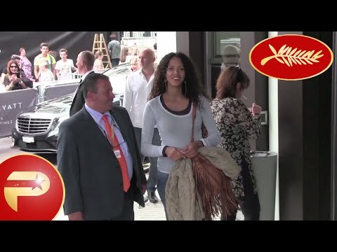 Cannes 2015 - Noemie Lenoir radieuse et enceinte arrive à son hôtel