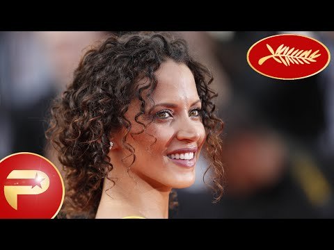 Cannes 2015 - Noemie Lenoir enceinte et rayonnante pour la montée des marches