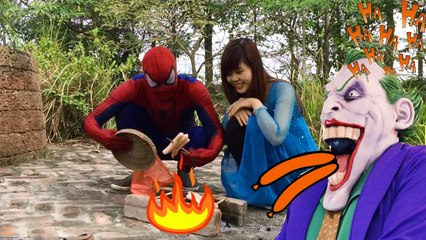 Spiderman vs Elsa grill Sausage ✦ Joker steal Sausage, Deadpool was beaten unfairly fun