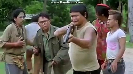 Cười không nhặt được miêng với các thanh niên bị chó đuổi