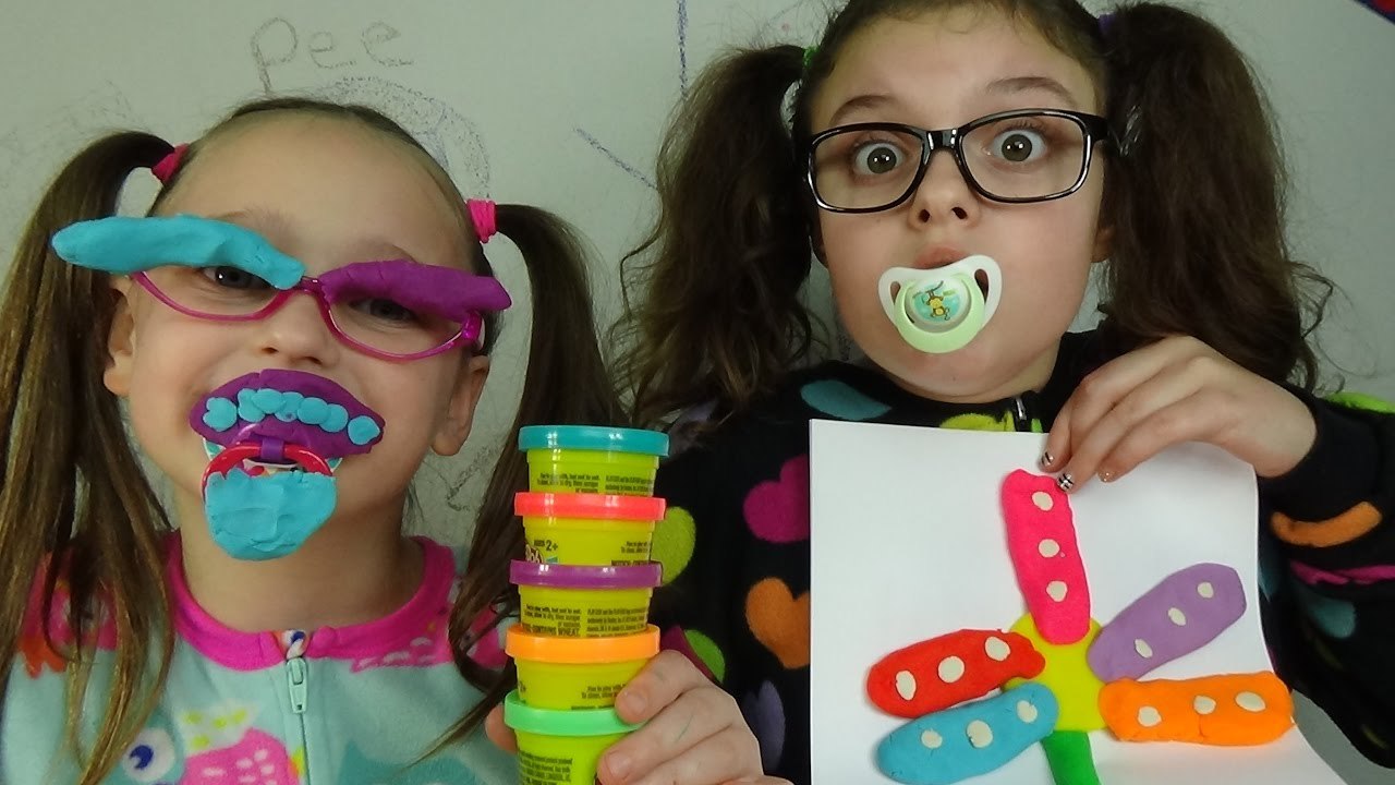 Bad Baby School Lunch Food Fight Victoria Annabelle Toy Freaks Hidden Egg