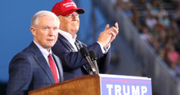 Trump'ın Adalet Bakanı da Rus Büyükelçi ile Görüşmüş