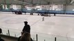 A 8 ans ce gardien de Hockey danse sur la glace comme un ouf