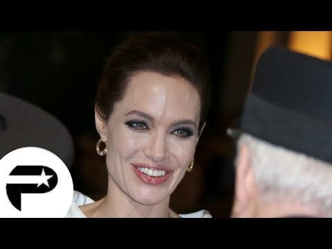 Angelina Jolie ravissante à la première d'Invincible.