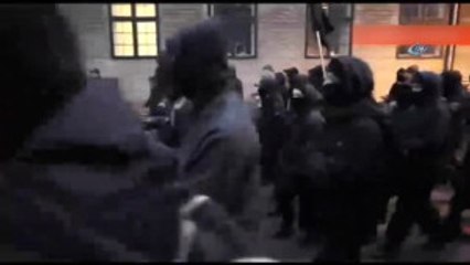 Kopenhag)- Kopenhag'da Olaylı Gece