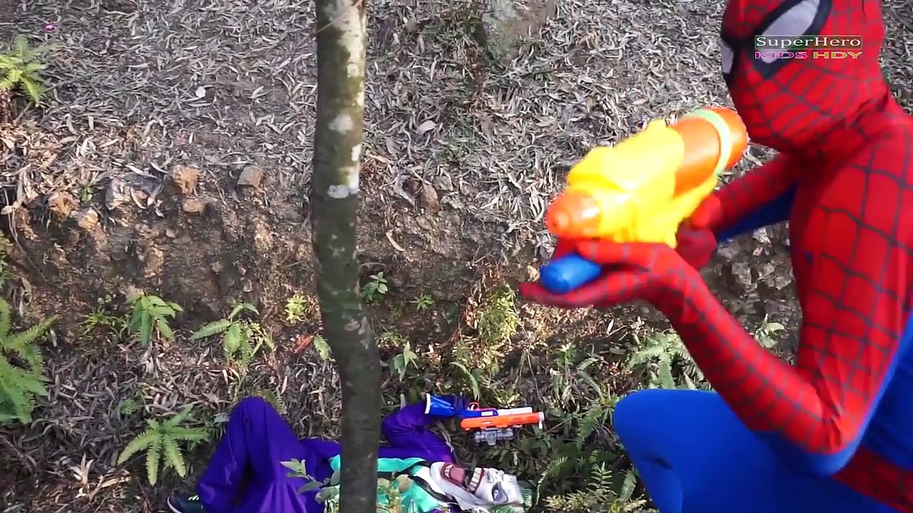 Spiderman Escape from Skeleton T-Rex!!! Superheroes fun Joker Hulk Venom Children Action M
