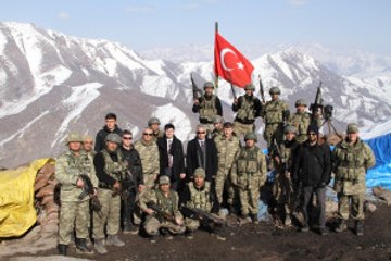 Vali Toprak'tan Kahraman Askerlere Ziyaret